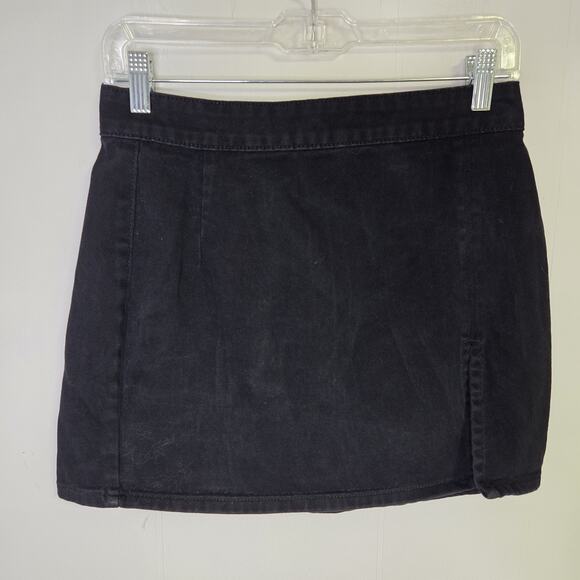 Lioness Black Denim Mini Skirt With Front Slit Zip Up Back Size Medium - Picture 1 of 7